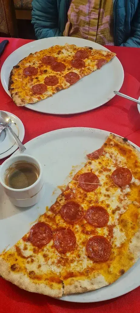corporate hippie Raj_Grotta Pizzeria Mirta_Zernez_review
