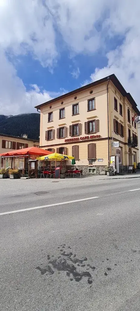 Grotta Pizzeria Mirta_Zernez_slider_image_3