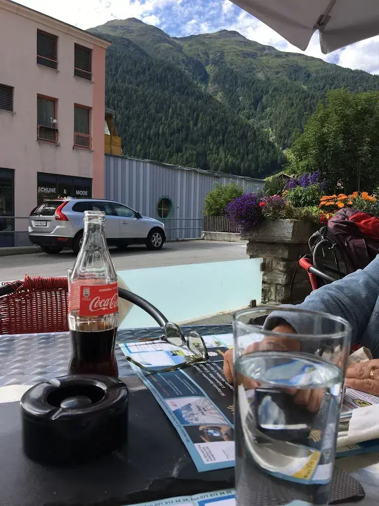 Al Wooten_Café Fümm_Zernez_review