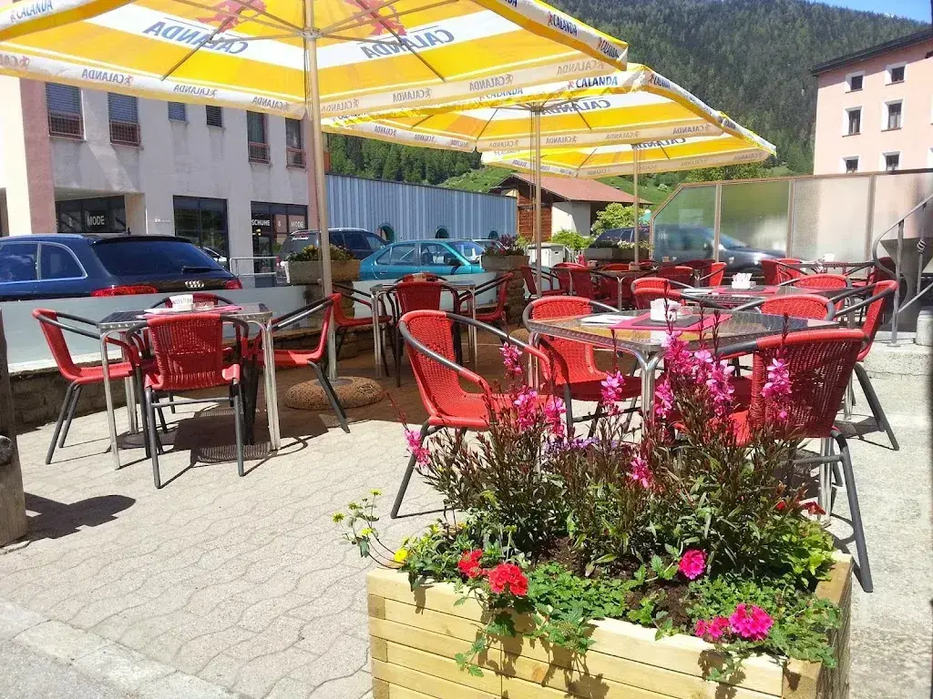 Café Fümm Restaurant in Zernez