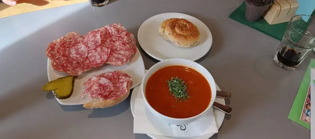 Café Fümm_Zernez_slider_image_3