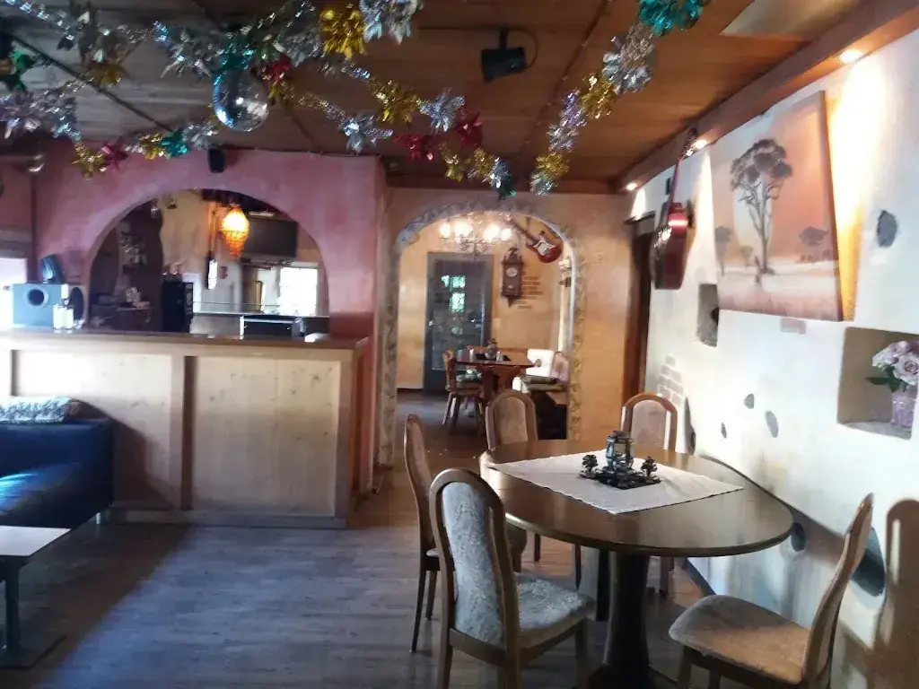 Bar 47 Quarantasette Eisdiele Grill Biergarten_Zernez_slider_image_3