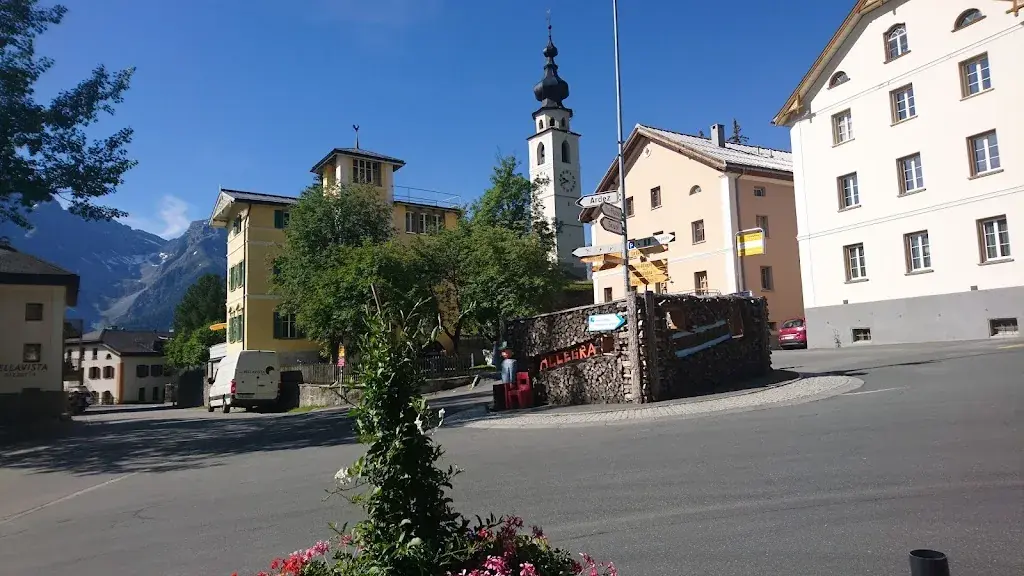 Mike Rautenberg_Café e Butea Scuntrada a Ftan_Ftan_review