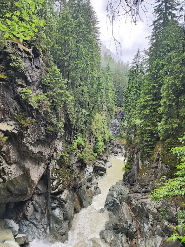Kateryna Moheb_Hotel Rofflaschlucht_Andeer_avis
