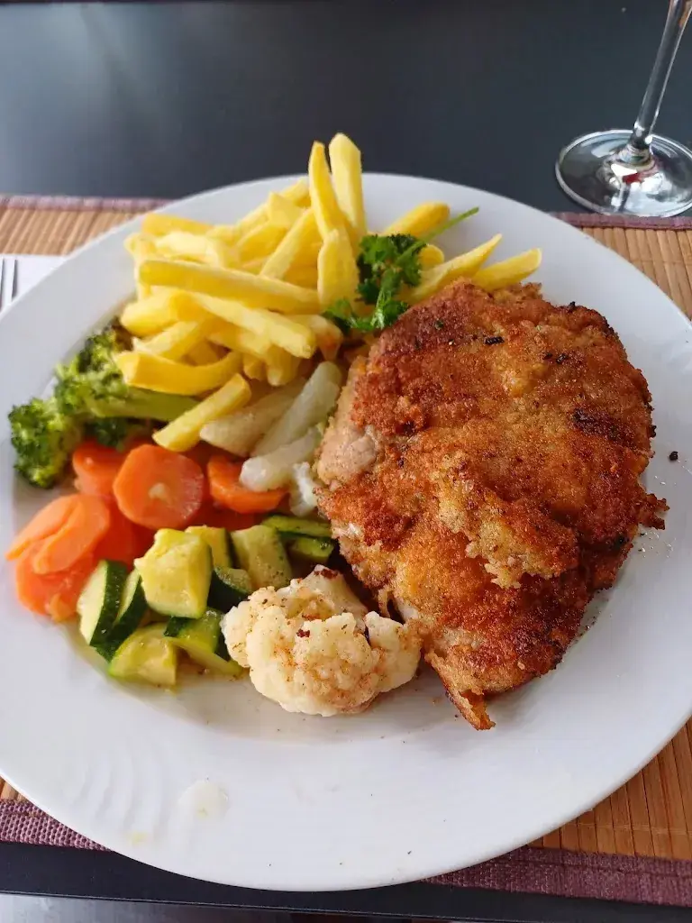 Ursula Ryser_Restaurant Schützenhaus - Walter Pfäffli_Biel_avis