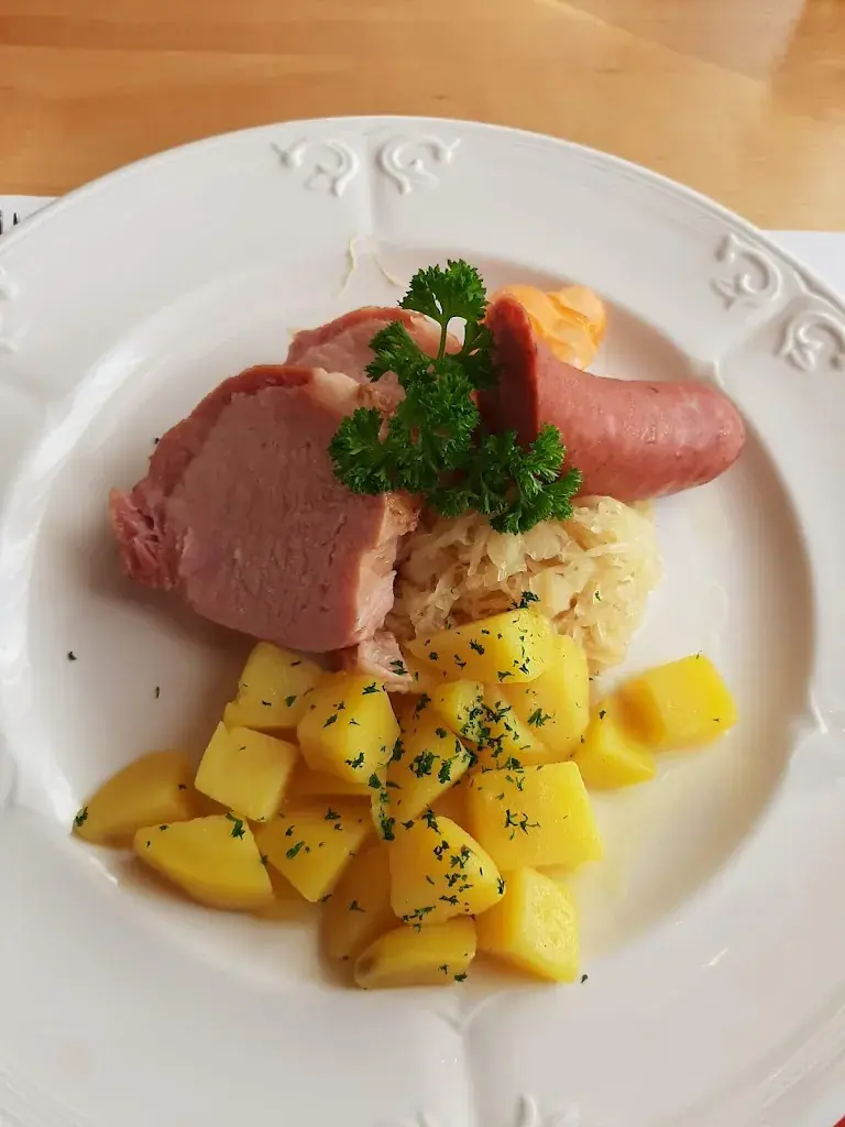 Martin Gieriet_Station restaurant_Disentis_recensione