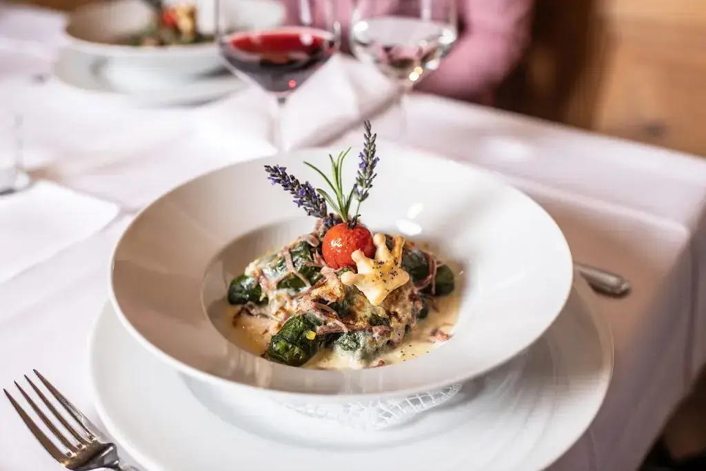 Restaurant Hotel La Cruna_Tujetsch_slider_image_2