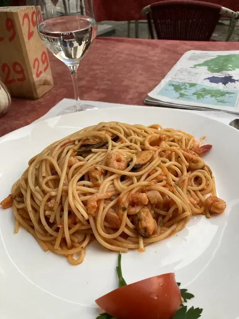 Mélanie Shi_Restaurant Ring 16_Biel_review