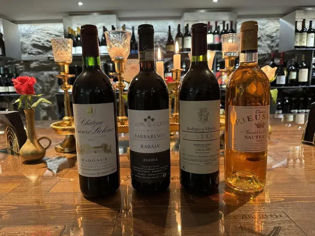 Cuschina Menono_Camischolas_slider_image_2