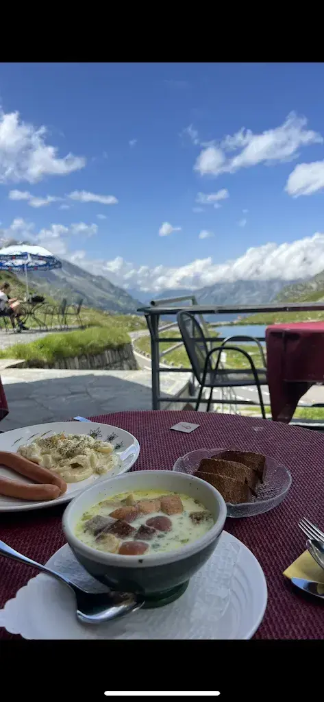 Rihab Bennadi_Restaurant Sustenpass_Gadmen_review