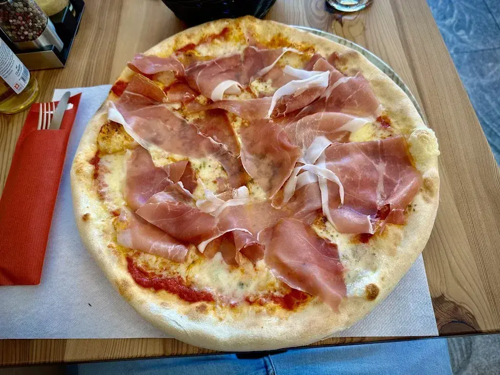 Nikola Novoselec_Pizzeria Allegra_Scuol_review