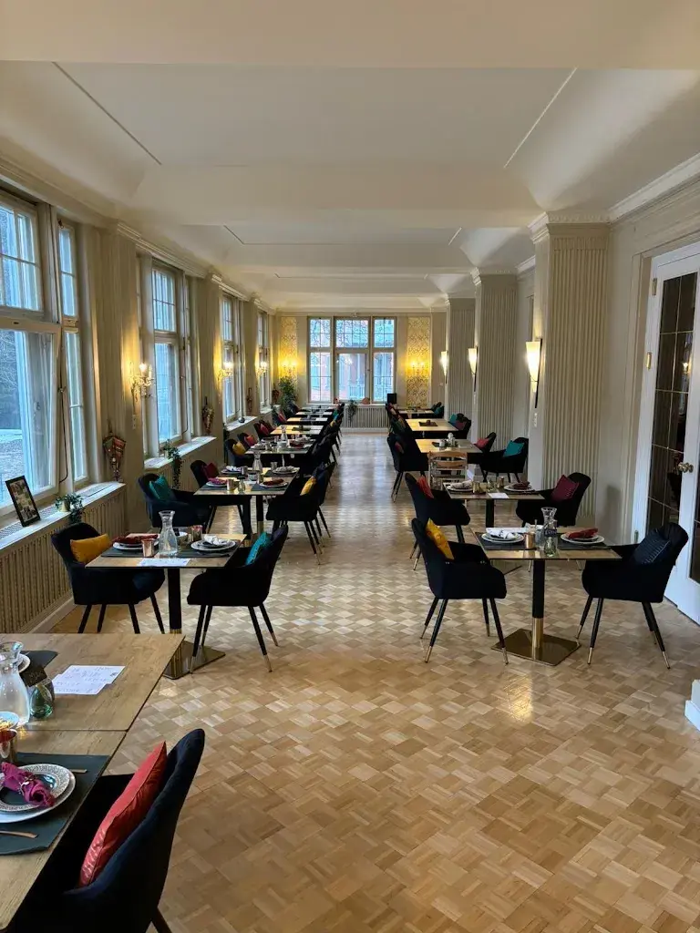 NIMAYA indian_Scuol_slider_image_1