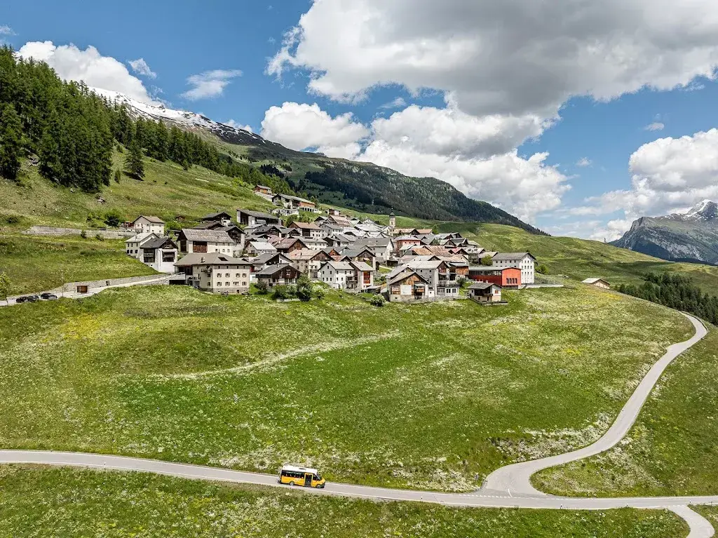 Ustaria Tschlin_Tschlin_slider_image_3