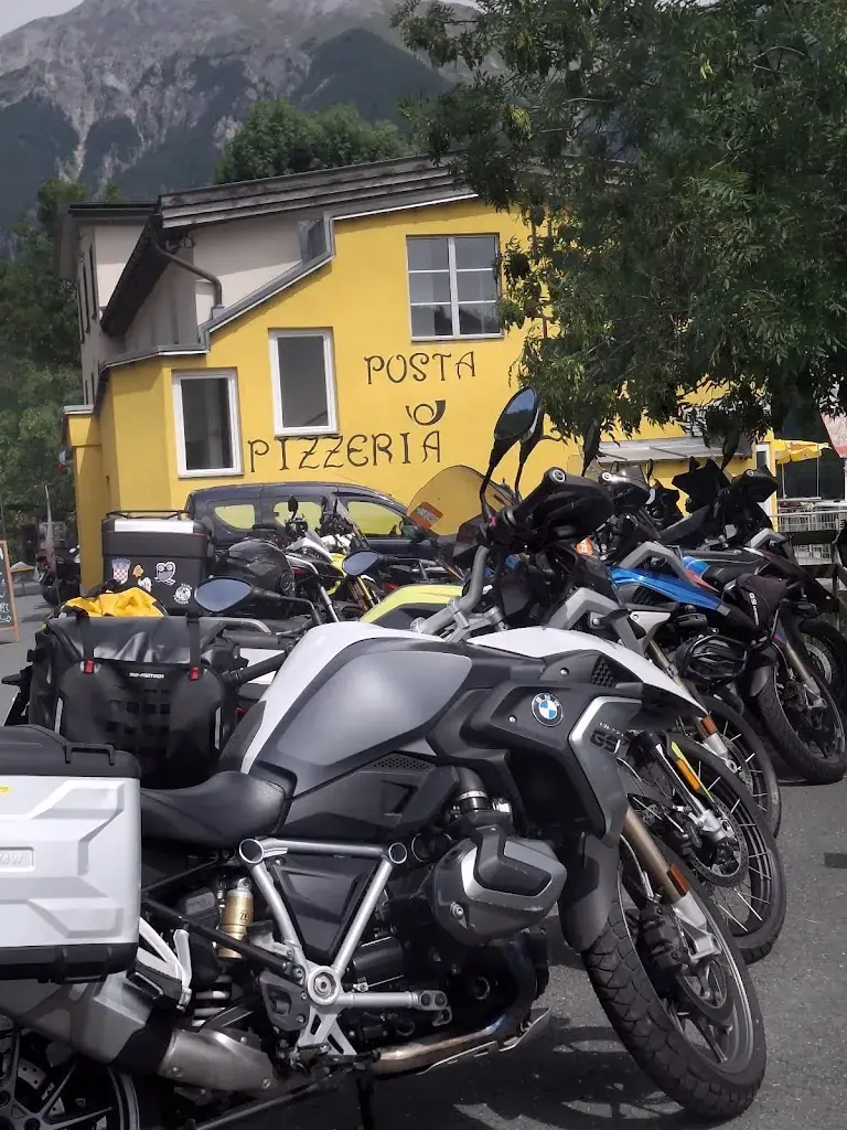 Hotel Posta & Pizzeria da la Posta restaurante en Ramosch