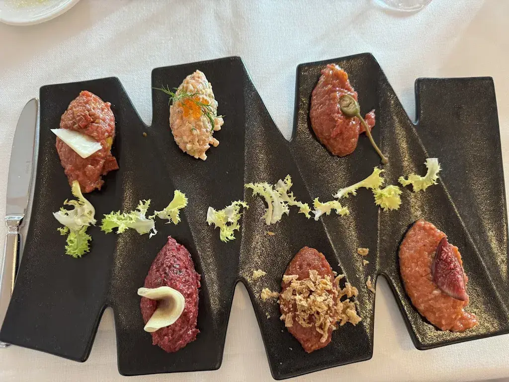 Ilya Naumov_Differente_Zürich_review