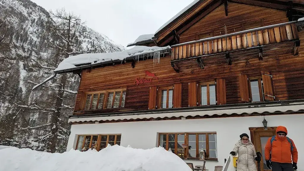 Daniele Ramsay_Chesa Spinas AG_Bever_review