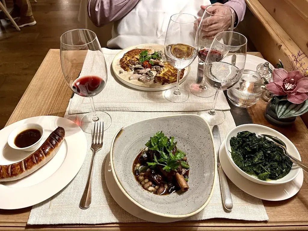 Luisa Ausenda_Colani Stübli_Pontresina_review