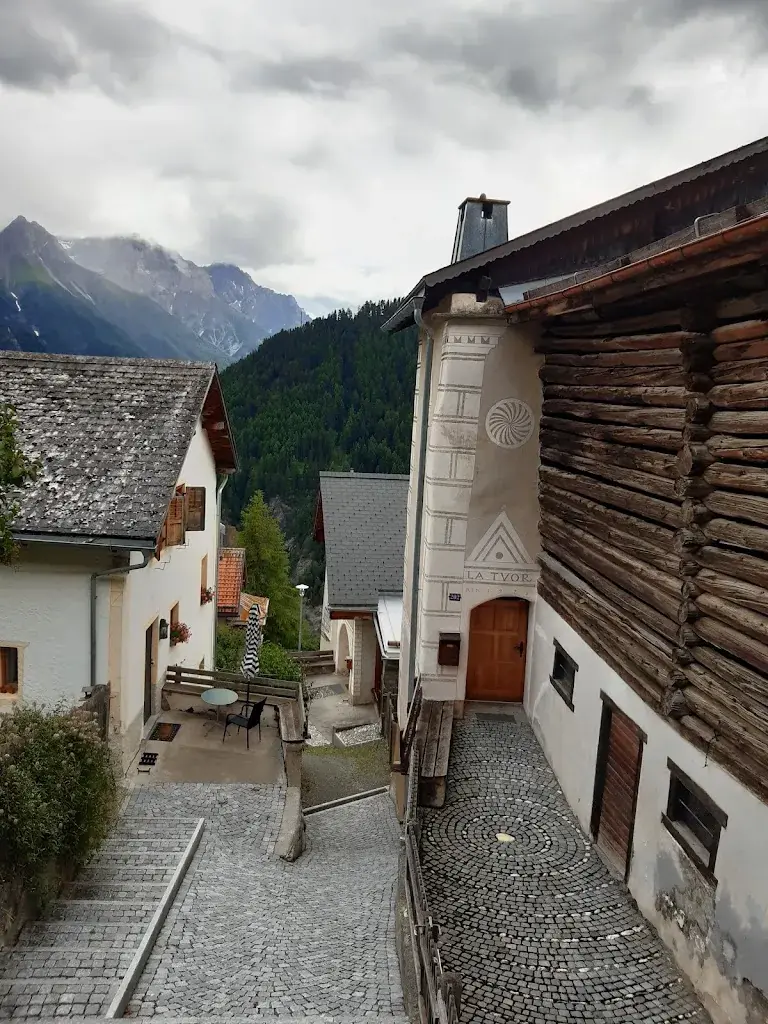 Monika Güntensperger_Vnà_Vnà_review