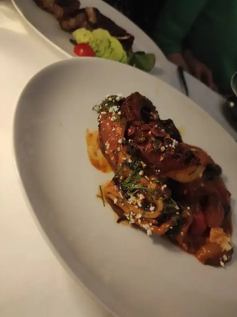 Cherise Van Der Westhuizen_VIC'S BRASSERIE_St. Moritz_review