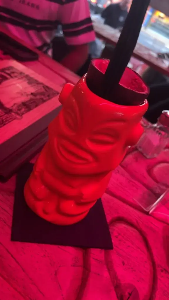 Narthu D._Dan'ton-Ku Tiki Bar_Biel_avis