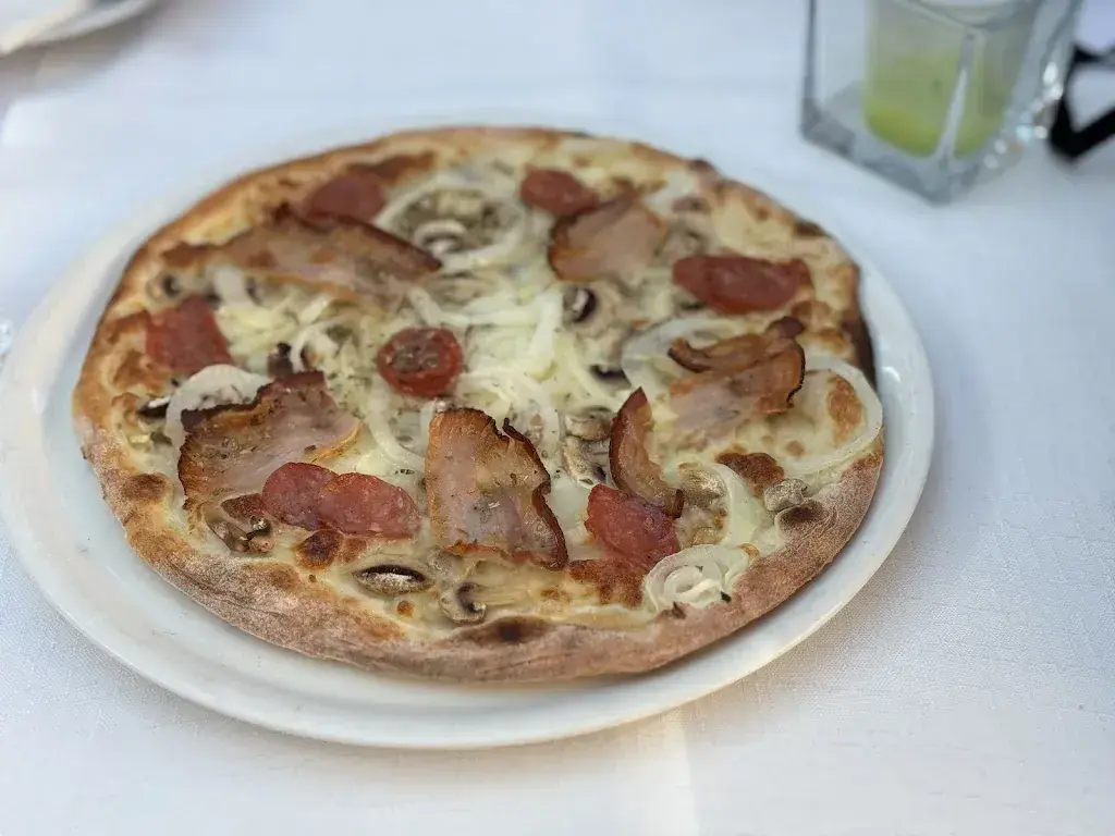 Fan Zhang_Pizzeria Camona_Samnaun_avis