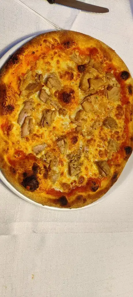 Felicia __Pizzeria Camona_Samnaun_avis