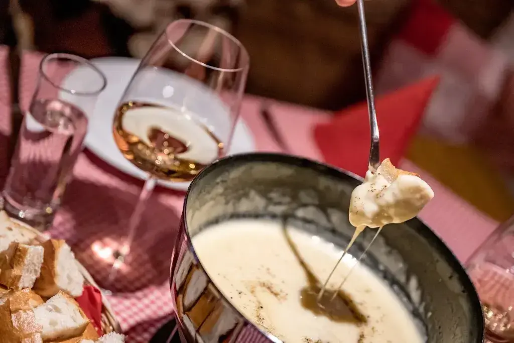 Raclette Fondue Stübli La Grotta restaurant à Samnaun