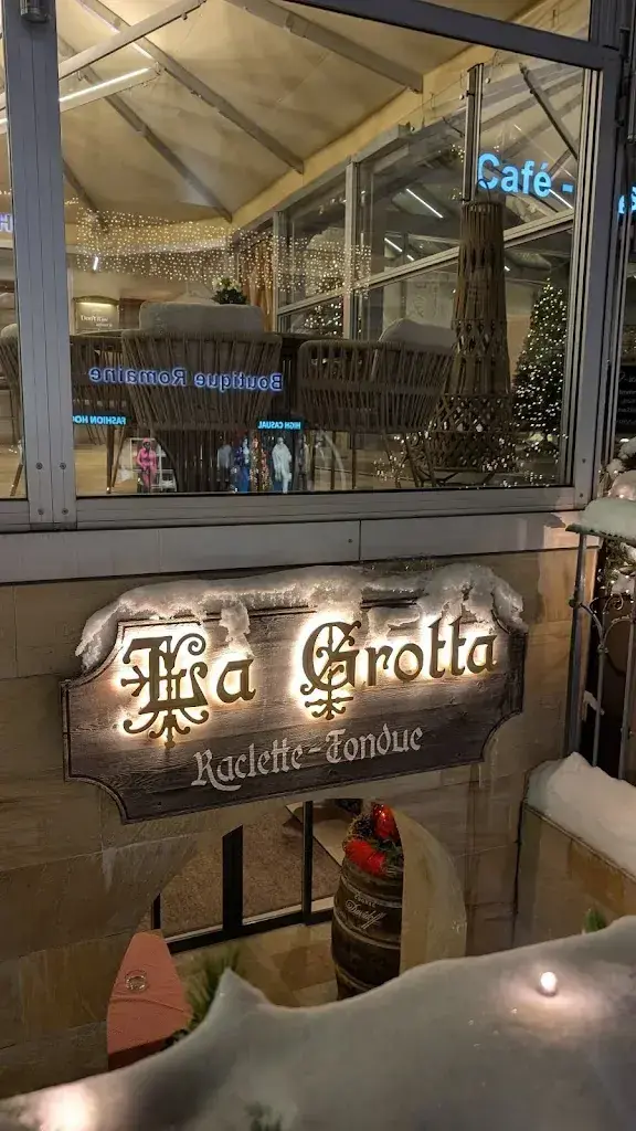 Cori Cora_Raclette Fondue Stübli La Grotta_Samnaun_review