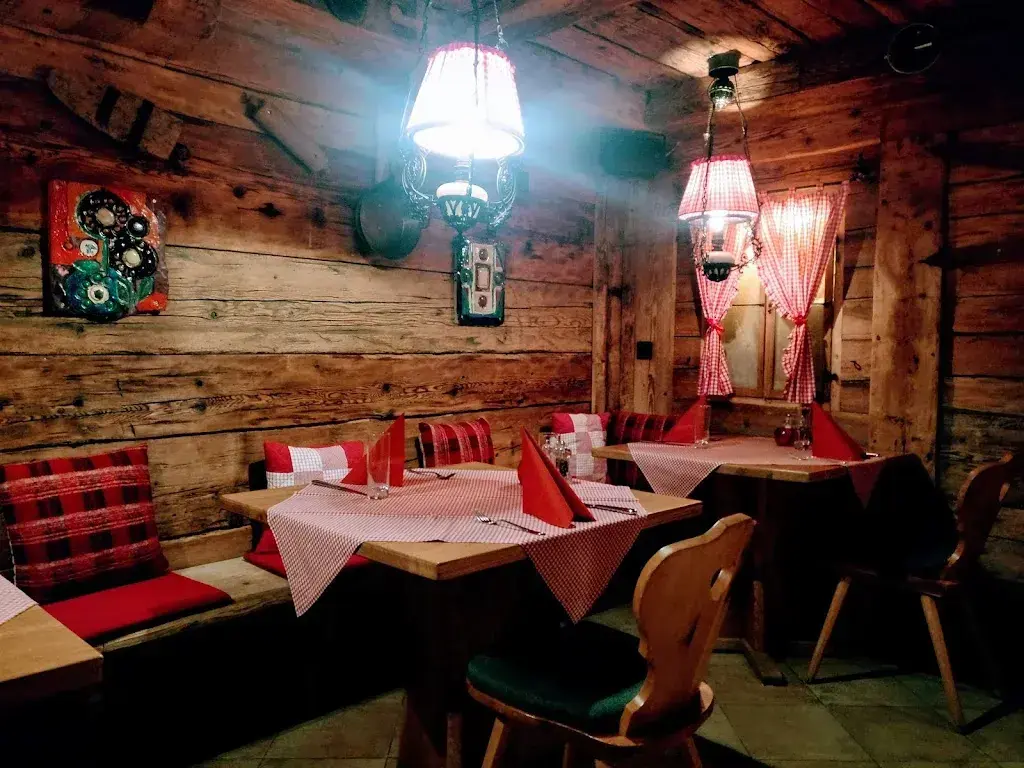 Norika Kober_Raclette Fondue Stübli La Grotta_Samnaun_review