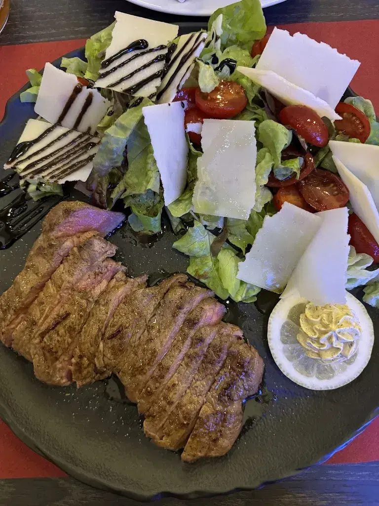 Suzanna Wong_Banfi's_St. Moritz_review