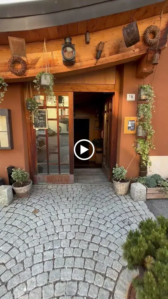 The Hut, Wine Food & Wood_Silvaplana_slider_image_2