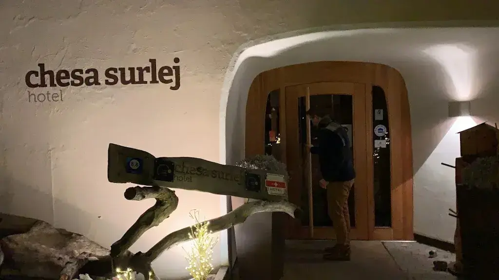 Kristine Choi_Chesa Surlej_Silvaplana_recensione