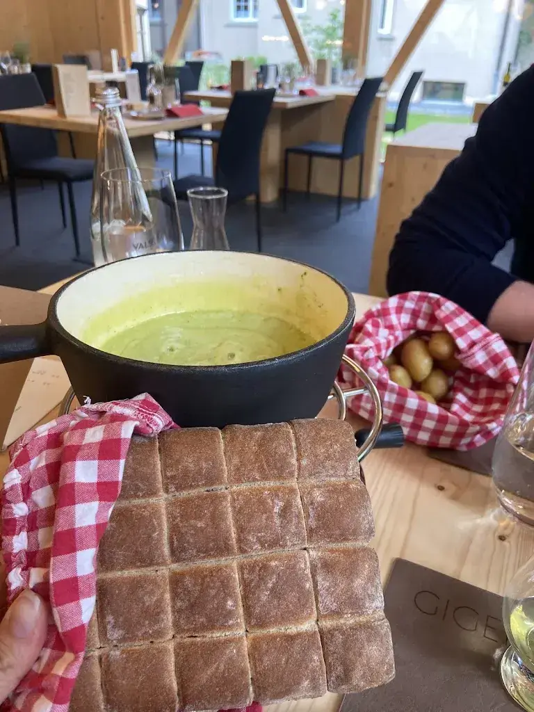 Michy Alexandra_Restaurant GIGERs_Sils-Segl Maria_review