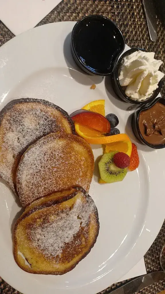 Michele SECOR_Maron Café_Chur_review