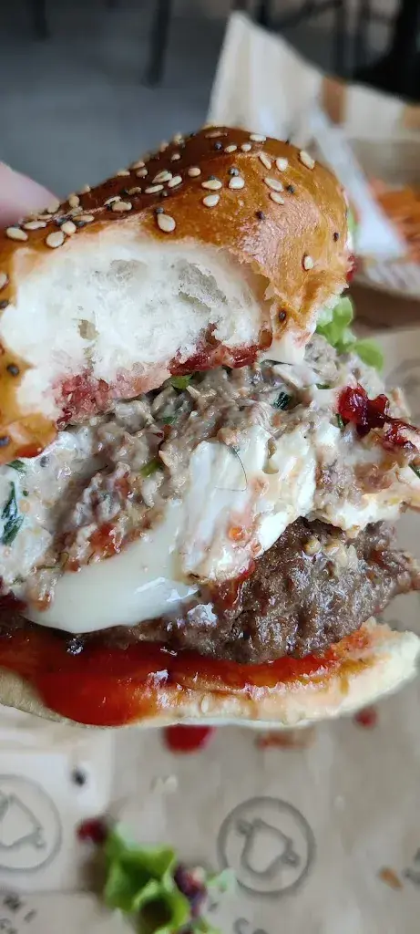 Menu_Holy Cow! Gourmet Burger Co. BIENNE_Biel_immagine_6