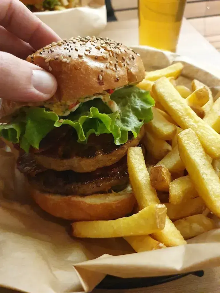 Dimitris Z._Holy Cow! Gourmet Burger Co. BIENNE_Biel_recensione