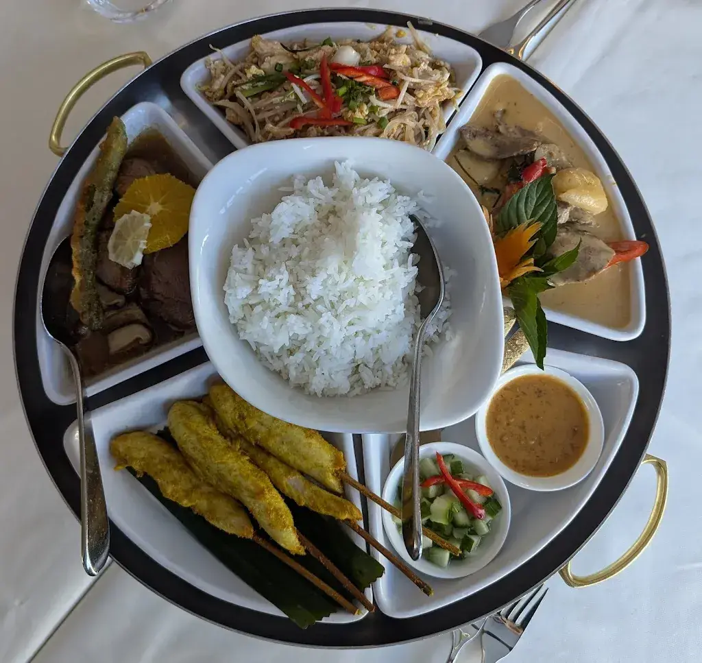 Aaron Kreuscher_Thailando Restaurant_Silvaplana_review