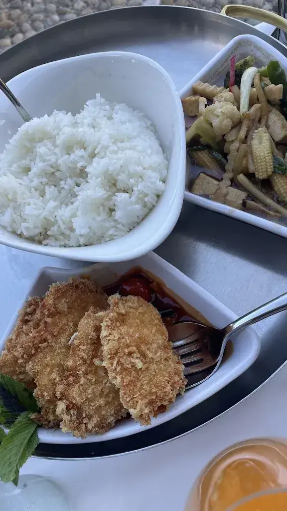 Indrie Hadiwidjaja_Thailando Restaurant_Silvaplana_review