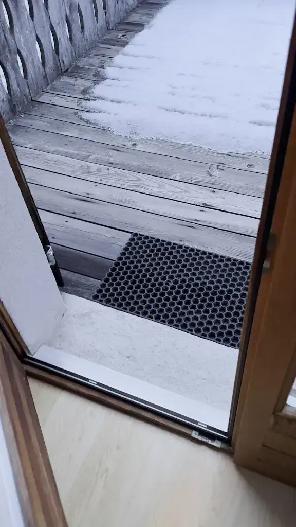 Erika Vivas_Pension Val d'Arca_Stampa_review