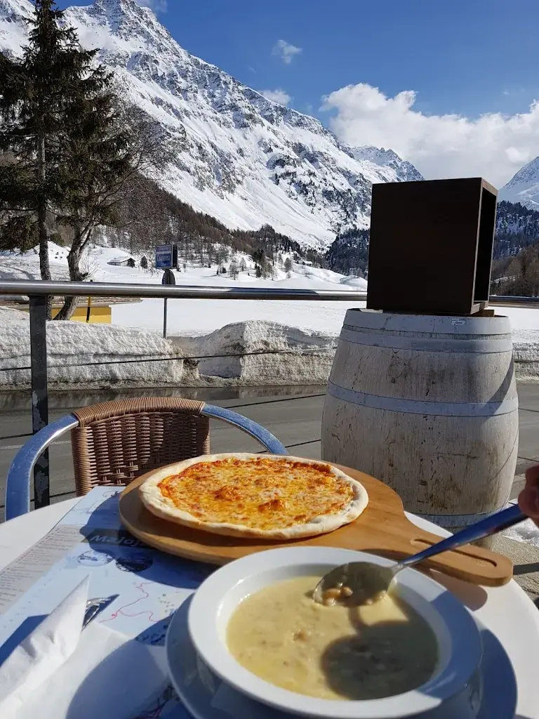 Chiosco Maloja_Bregaglia_slider_image_2