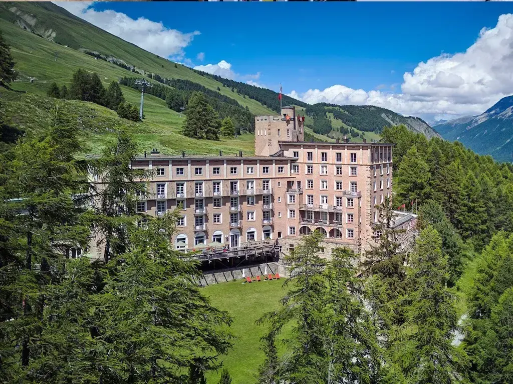 Hotel Castell_Zuoz_slider_image_1