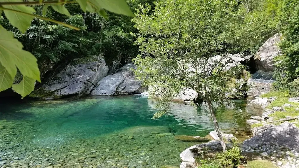 Michel Moretti_Grotto Pozzasc_Peccia_review