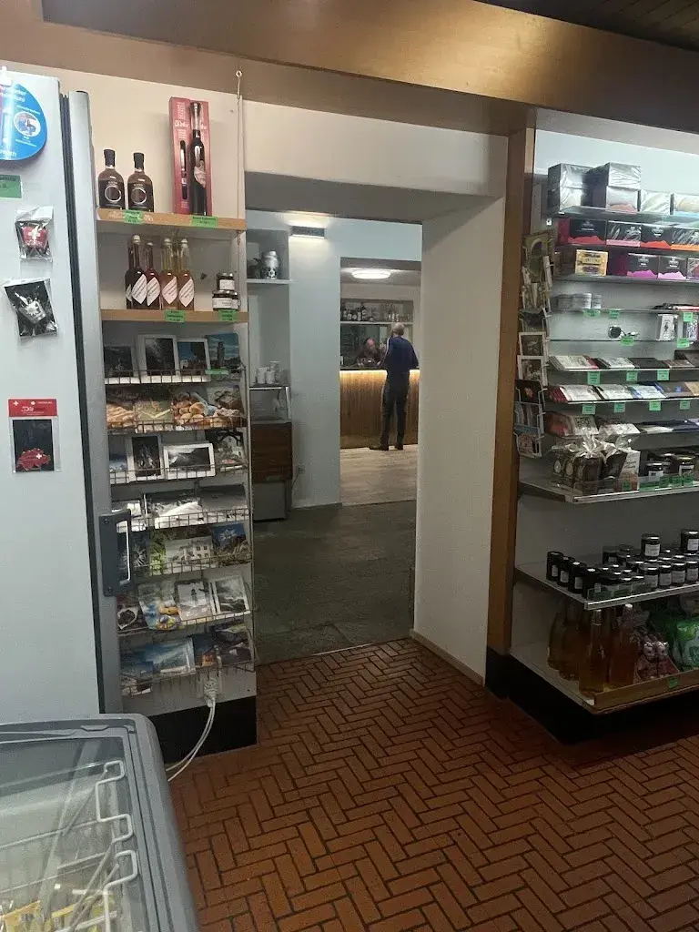 Thomas Whyback_Pasticceria Salis da Lu e Lu_Castasegna_reseña