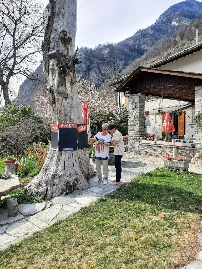 Hotel Locanda Rocca Bella restaurante en Castasegna