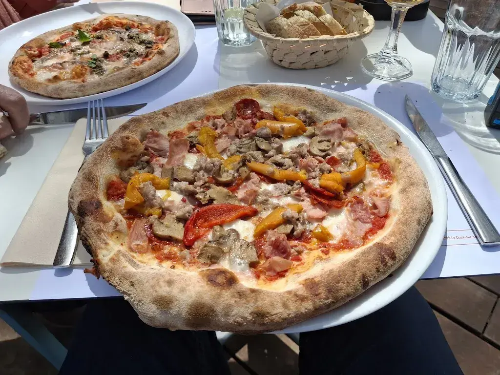 Terra Rossa_Lutry_slider_image_3