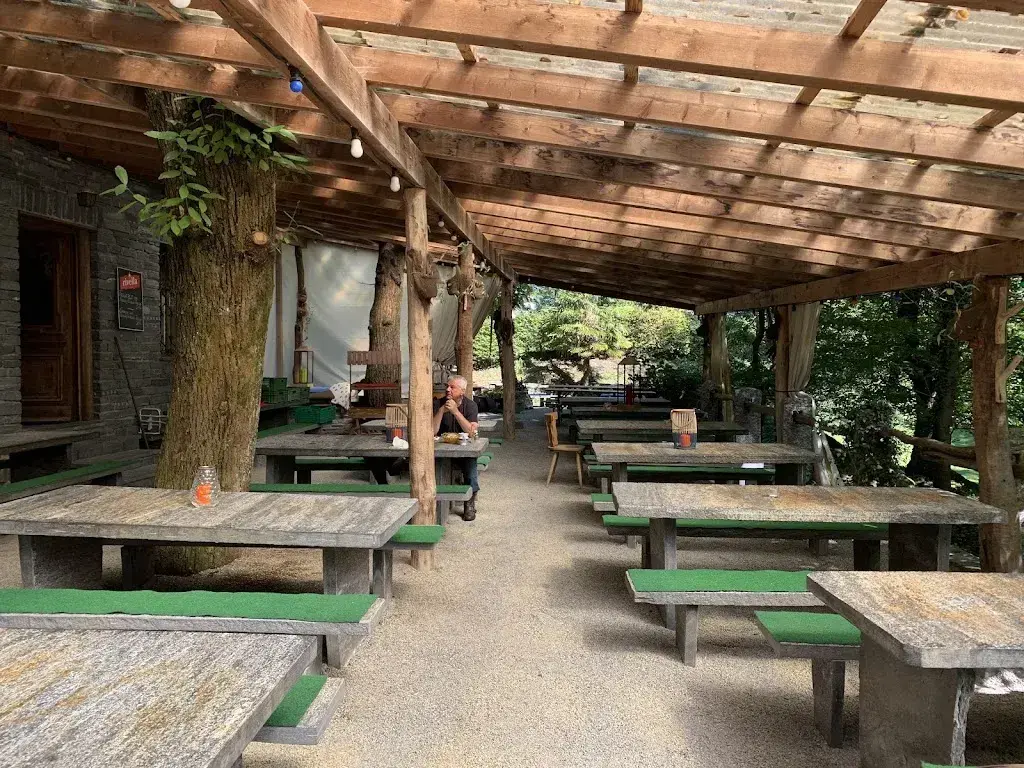 Grotto De-Ritz_Lostallo_slider_image_3