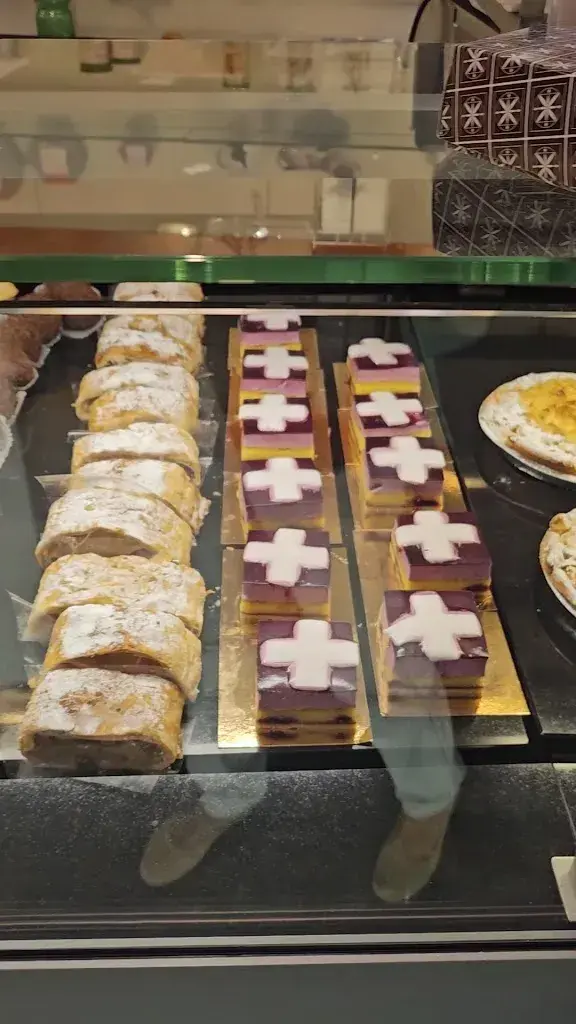 Dr T_Grond Engadin_Sils-Segl Maria_review