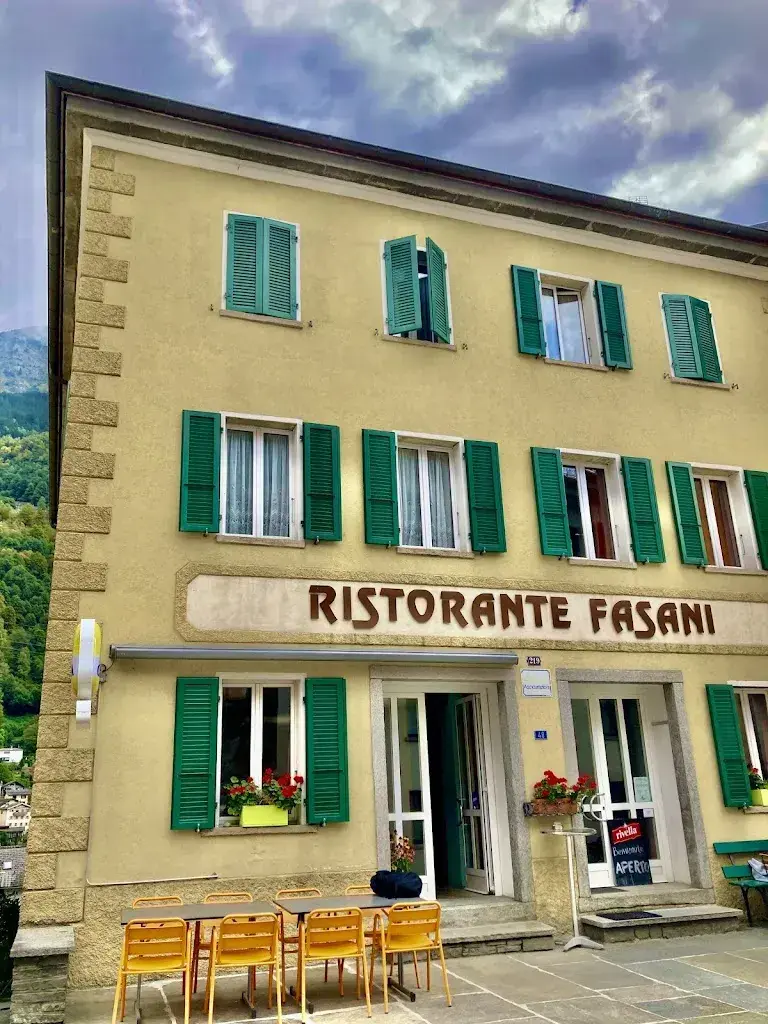 MARTHA VELASCO_Ristorante Fasani_Mesocco_avis