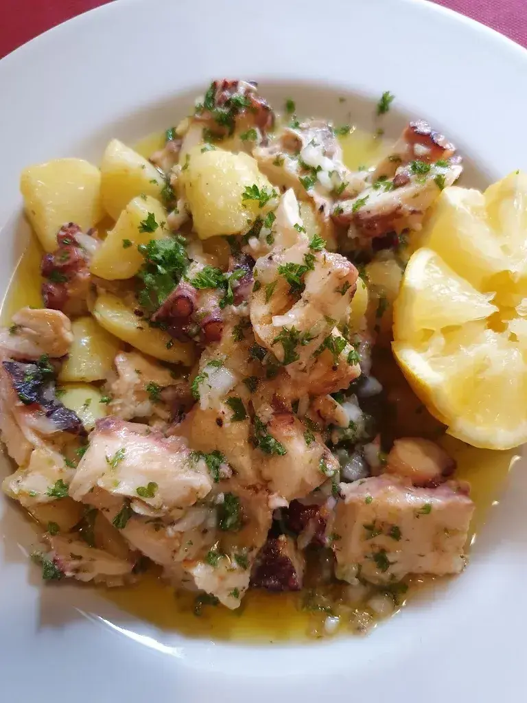 Magdalena Vaclavek_Ristorante Beer_Mesocco_avis