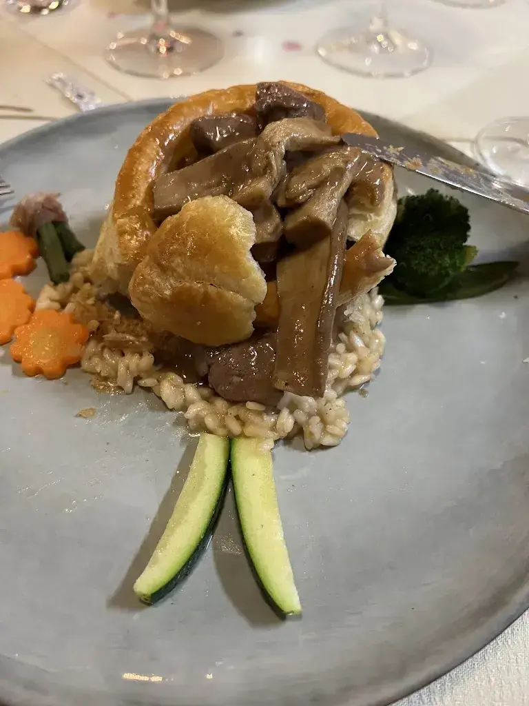 Marianne Sprecher_Hotel Santana_Roveredo_avis